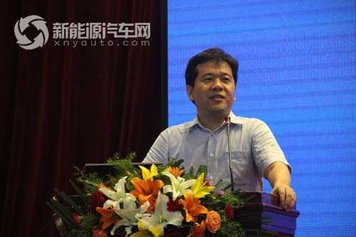 國家信息中心經(jīng)濟(jì)咨詢中心副處長、高級經(jīng)濟(jì)師李偉利