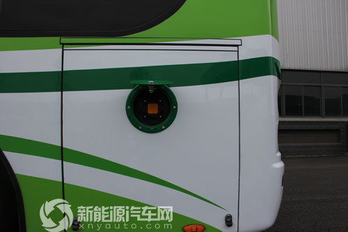 恒通電動(dòng)8米級(jí)純電動(dòng)快充空調(diào)客車