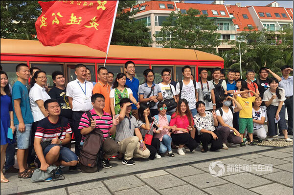 情侶路觀(guān)光線(xiàn)開(kāi)通在即 首批幸運(yùn)市民搶先試乘