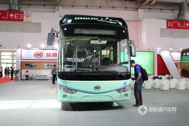 第六代純電動客車全球首發(fā) 安凱三款車型亮相2018交通展