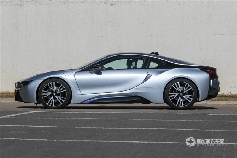 寶馬i8 2014款 標(biāo)準(zhǔn)型