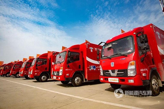 遠(yuǎn)程E200助力綠色“京東618” 京東物流新能源物流車武漢圓滿交付