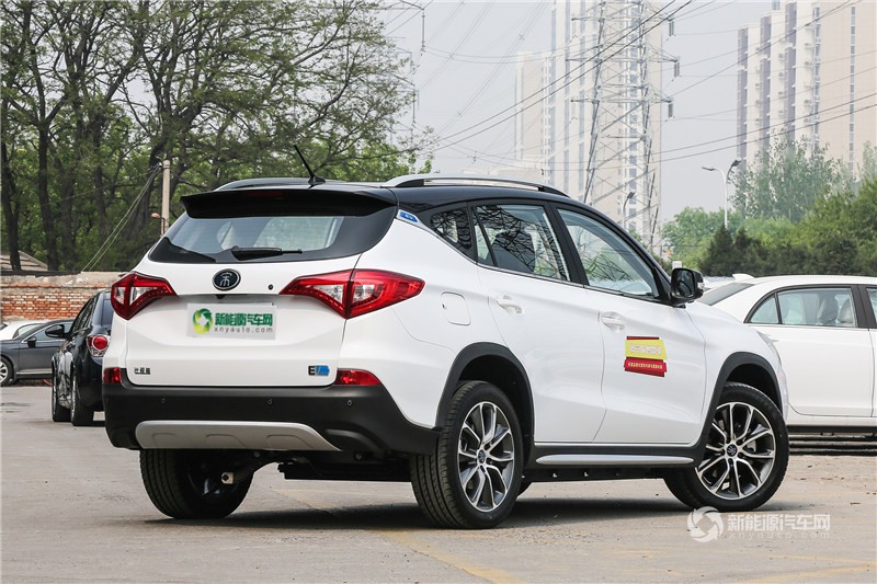 宋EV 2018款 400 智聯(lián)進(jìn)享型