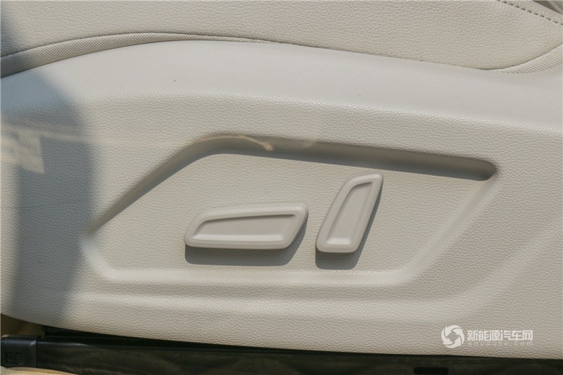 榮威ERX5 2017款 EV400 電動(dòng)互聯(lián)至尊版