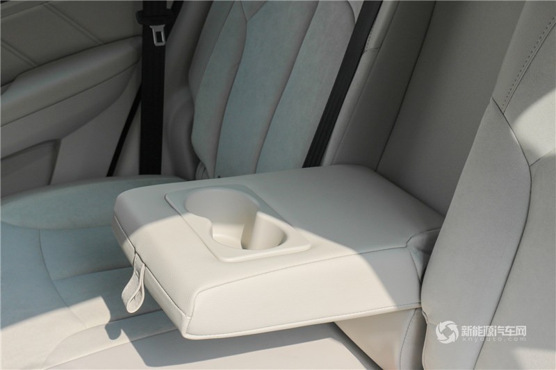 榮威ERX5 2017款 EV400 電動(dòng)互聯(lián)至尊版