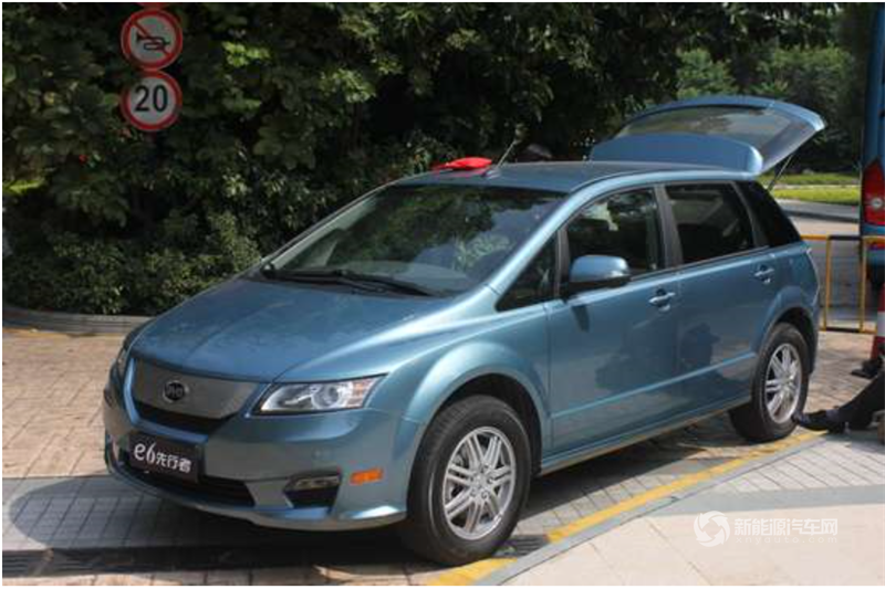 比亞迪E6純電動(dòng)轎車