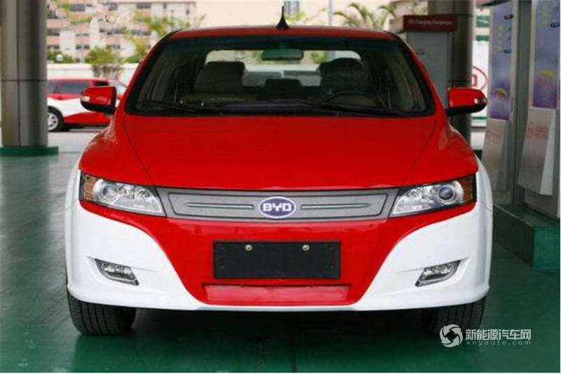 比亞迪E6純電動(dòng)轎車