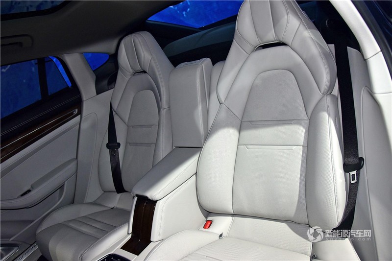 Panamera 4 E-Hybrid 2017款 行政加長版 2.9T