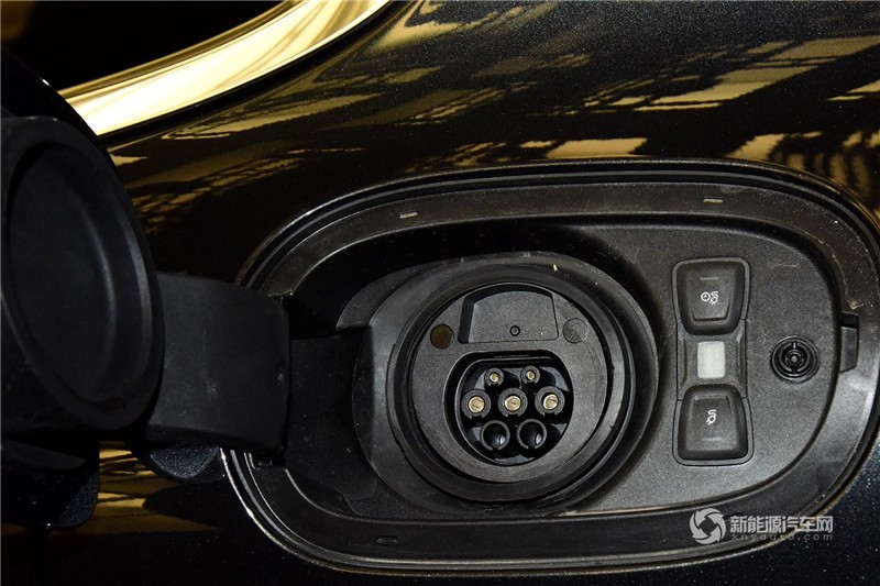 Panamera 4 E-Hybrid 2017款 行政加長版 2.9T