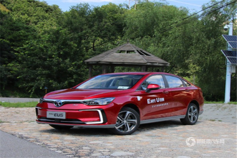 北汽新能源 EU5 2018款 R550 智領(lǐng)版