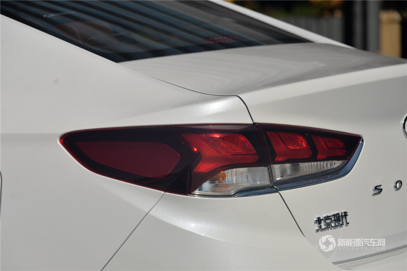 現(xiàn)代索納塔插電混動 2018款 2.0L 自動智尊版 國六