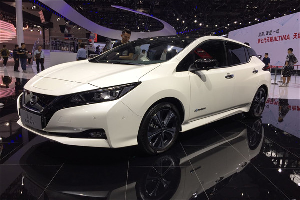 2018廣州車展實(shí)拍日產(chǎn)聆風(fēng)電動轎車
