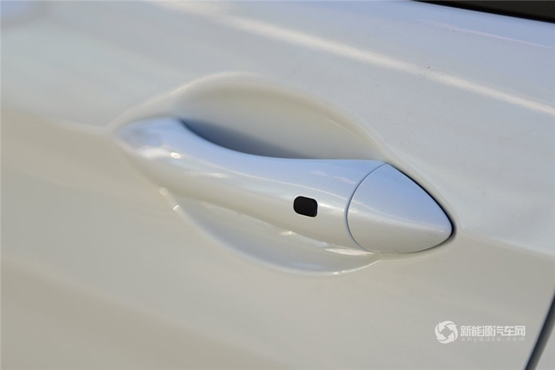北汽新能源 EX5 2019款 悅潮版