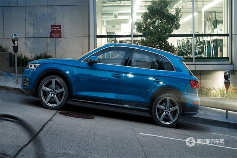 奧迪Q5 2019款 55 TFSI e quattro