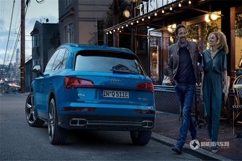 奧迪Q5 2019款 55 TFSI e quattro