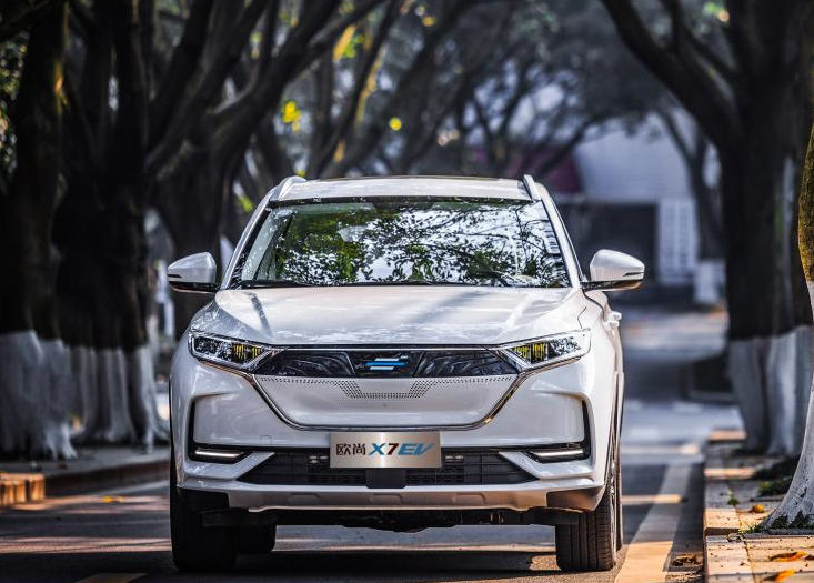 長安歐尚X7 EV正式亮相 定位緊湊型SUV