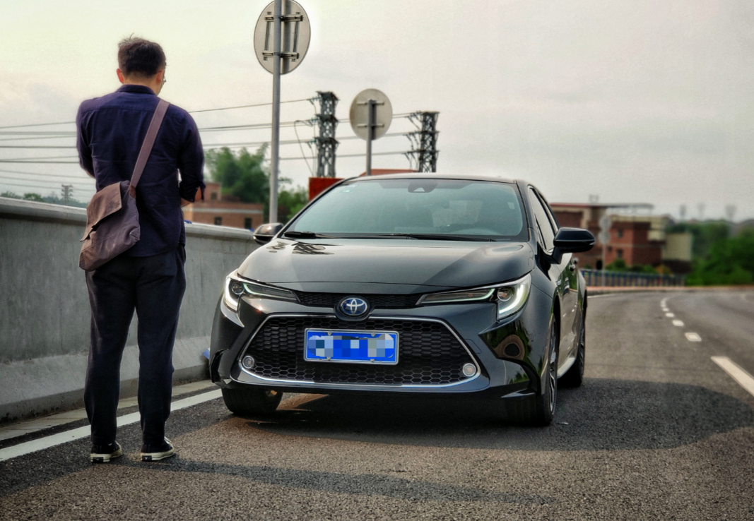 省油/安全/保值 豐田雷凌雙擎車主用車感受 