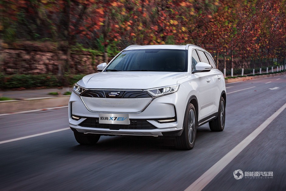 首付59900，長(zhǎng)安歐尚SUV-X7EV，開回家！