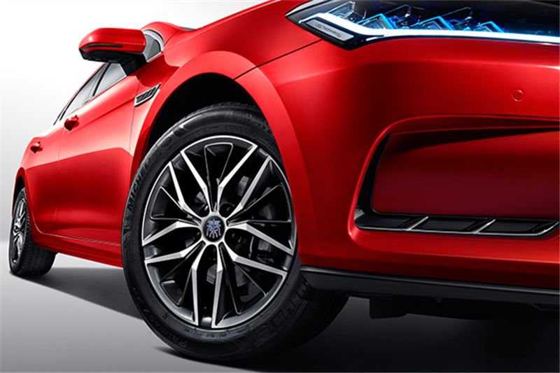 比亞迪秦Pro EV 2019款 超能版 401km 領(lǐng)航版