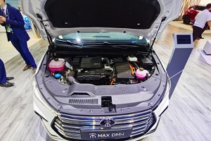 宋MAX DM-i新車亮相2021上海車展 油耗低至1.5L