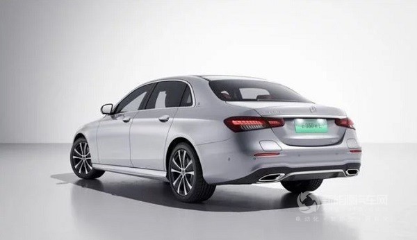 奔馳E級(jí)PHEV