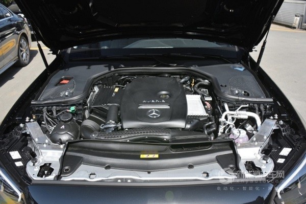 奔馳E級(jí)PHEV