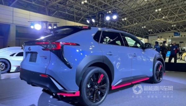 斯巴魯SOLTERRA STI概念車