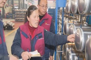 全國人大代表李小莉：加快充電樁建設(shè) 增強(qiáng)新能源汽車市場競爭力