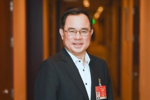 全國人大代表朱華榮：關(guān)注智能網(wǎng)聯(lián)汽車發(fā)展