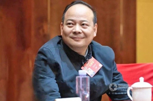 全國政協(xié)委員曾毓群