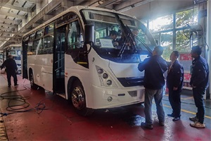 上海申龍新能源客車批量出口智利 中國制造再“出?！?