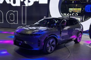 2023上海車展探館系列報道：領(lǐng)克08實車曝光 主打插混