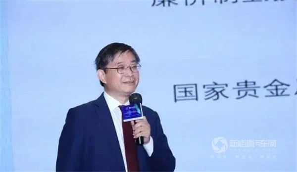 香港城市大學講座教授、國家貴金屬材料工程技術研究中心香港分中心主任呂堅
