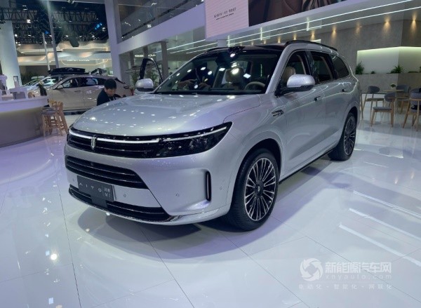 問界M7