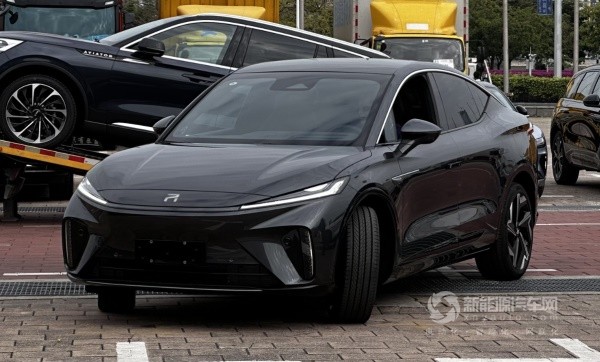 飛凡R7