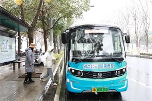金旅新能源客車通過“互聯(lián)網(wǎng)+公交”，實現(xiàn)了對傳統(tǒng)公交運營模式的變革