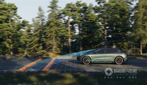 極氪001