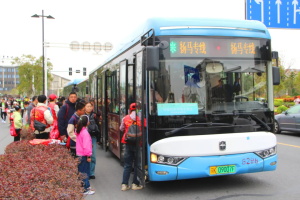 共賞魅力揚(yáng)城，亞星新能源城市客車服務(wù)2024國(guó)際金標(biāo)賽事“揚(yáng)馬”