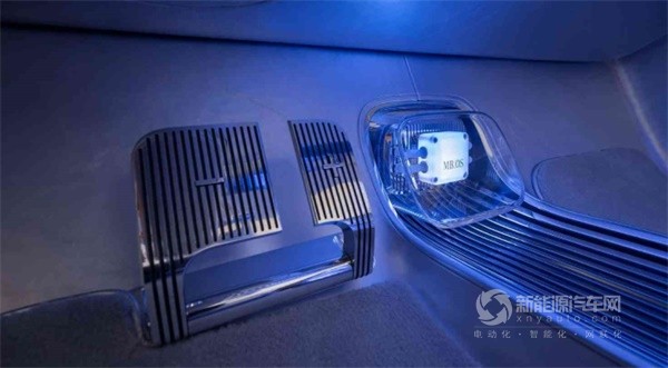 奔馳全新CLA級(jí)概念車(chē)