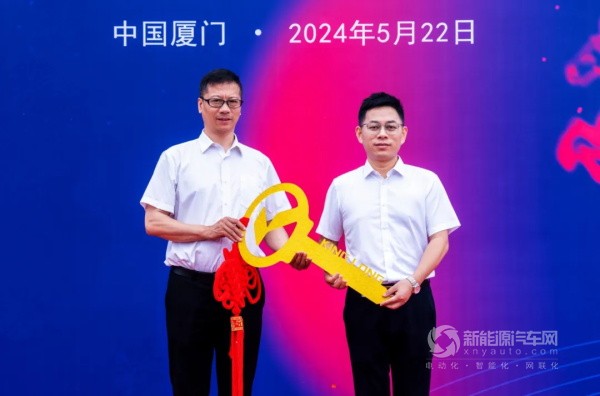 金龍純電動客車