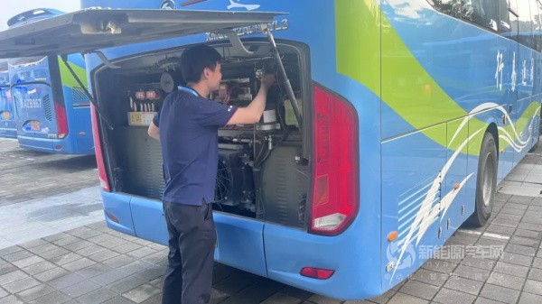 金龍龍悅新能源客車
