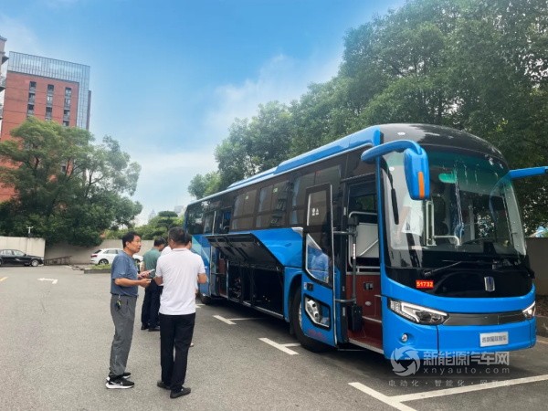 吉利星際客車