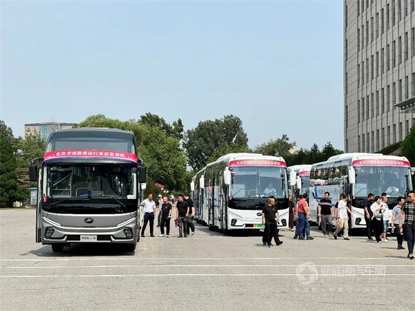 金龍新V系新能源客車