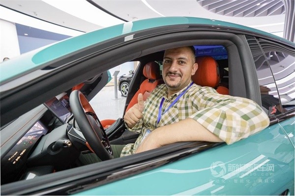 哪吒汽車