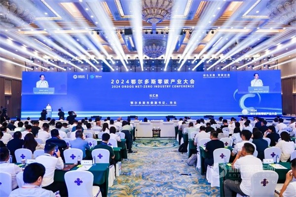 速豹黑金剛電動(dòng)重卡