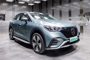 這夏天的太陽(yáng)，奔馳新能源汽車(chē)替你曬!