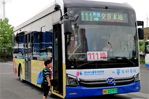 安凱客車“廬胖胖·廬嬌嬌”首亮相!助力兒童友好城市建設(shè)