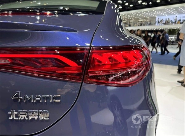 奔馳EQE 500 4MATIC