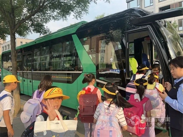 歐輝新能源通學車