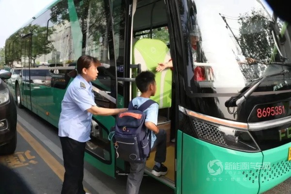 歐輝新能源通學車